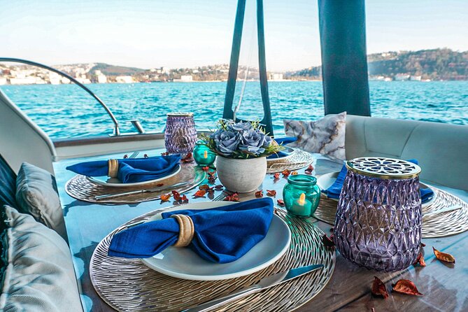 Bosphorus Dinner / Lunch Cruise - Private and Customizable - Dining Options and Meal Inclusions