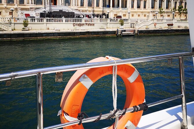 Bosphorus Private 1-Hour Tour on the Boat in Istanbul - Tour Duration and Inclusions
