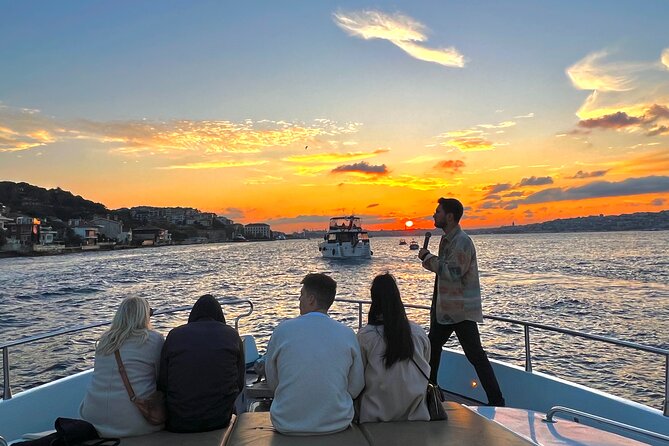 Bosphorus Sunset Luxury Yacht Cruise With Snacks and Live Guide - Tour Group Size