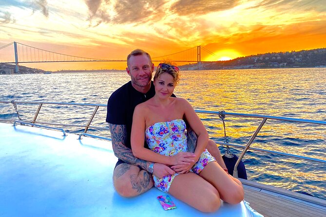 Bosphorus Sunset Luxury Yacht Cruise With Snacks and Live Guide - Customer Ratings and Recognition