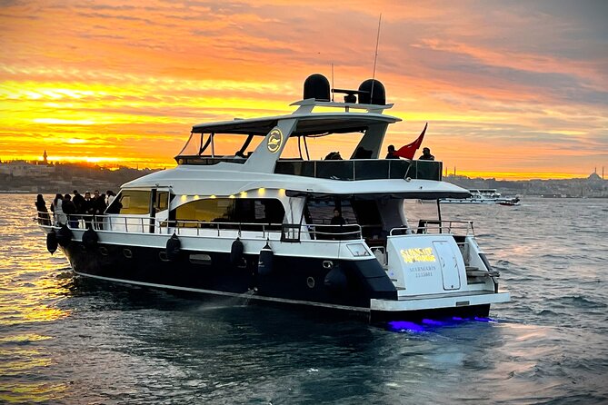 Bosphorus Sunset Sightseeing Yacht Cruise With Refreshments - Included Amenities