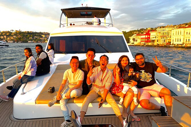 Bosphorus Sunset Yacht Cruise With Snacks and Live Guide - Tour Size
