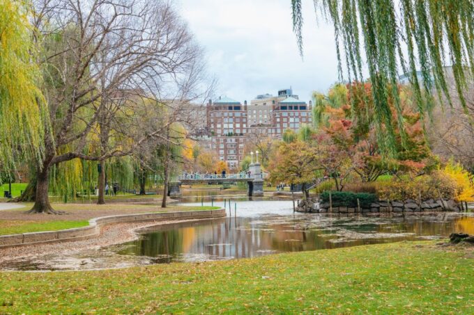 Boston: 2-Hour Historic Walking Tour - Attire and Refreshments