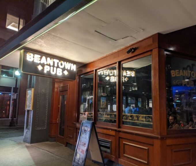 Boston: Boos and Brews Haunted Pub Crawl - Tour Guide Identification
