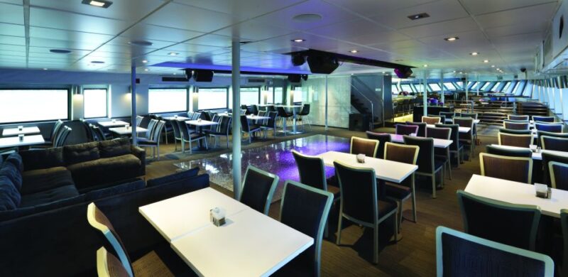 Boston: Buffet Lunch or Dinner Cruise on Boston Harbor - Inclusions and Amenities