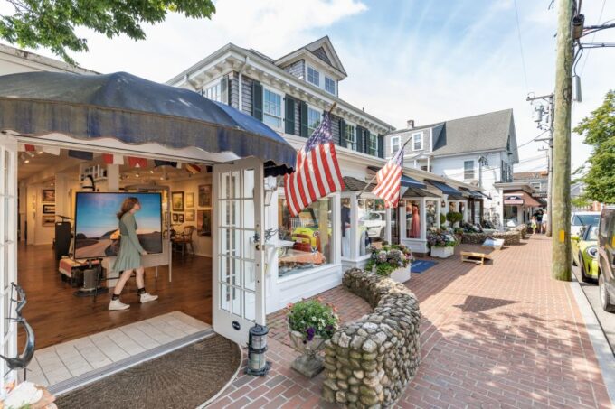 Boston: Discover Marthas Vineyard With Optional Island Tour - Optional Guided Tour