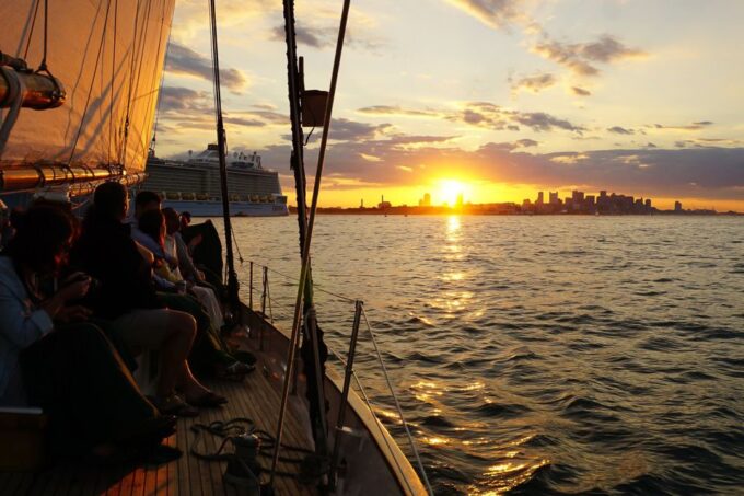 Boston: Harbor Champagne Sunset Sail From Rowes Wharf - Sightseeing Highlights