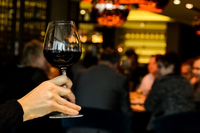 Boston Historic Taverns Tour With Tastings & Roundtrip Ferry Ride - Historic Tavern Visits and Tastings