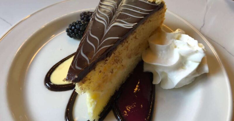 Boston: Iconic Food Tasting & History Tour - Downtown - Inclusions