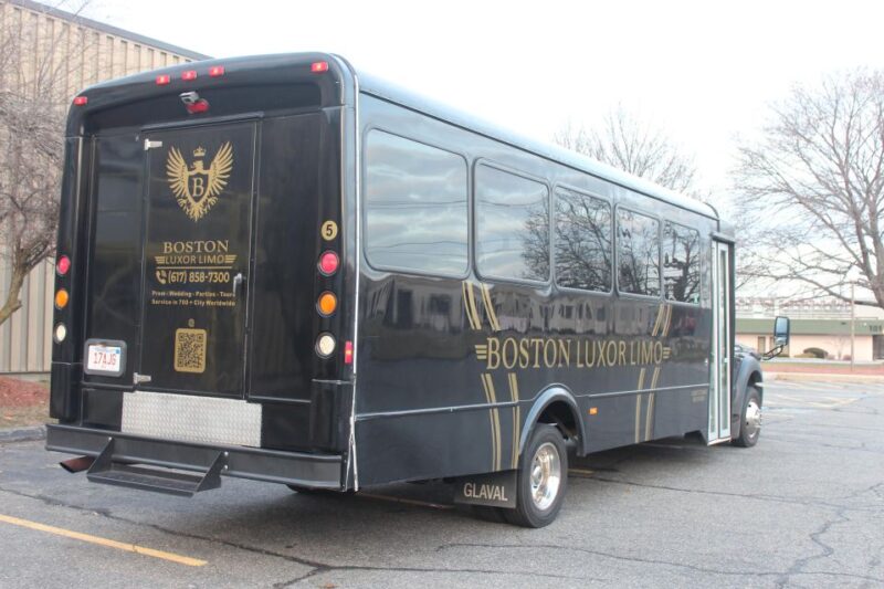 Boston: Luxor Limo Private Transfer and City Tour - Key Points