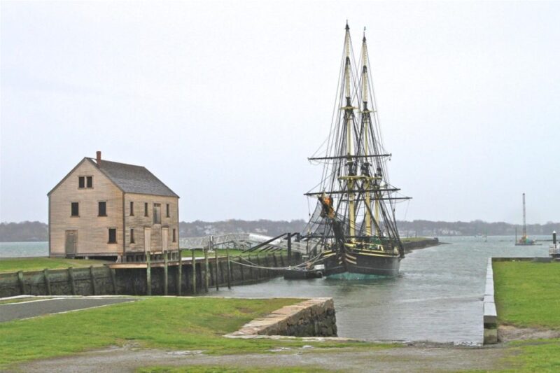 Boston: Salem and North Shore Private Guided Tour - Exploring the North Shore