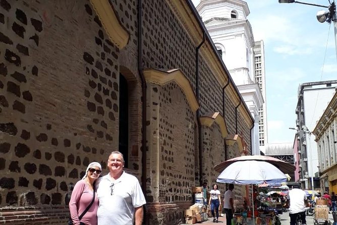 Botanical Gardens and Medellin City Walking Tour - Pickup Details