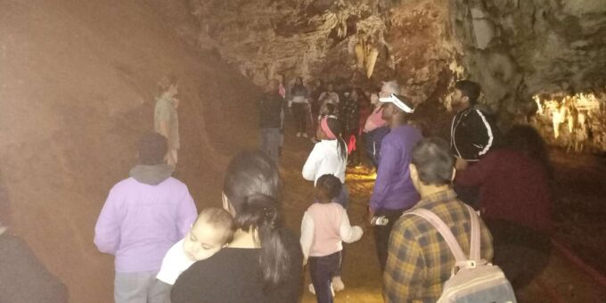 Bothongo Rhino and Lion Park and Wonder Caves - Group Size and Language