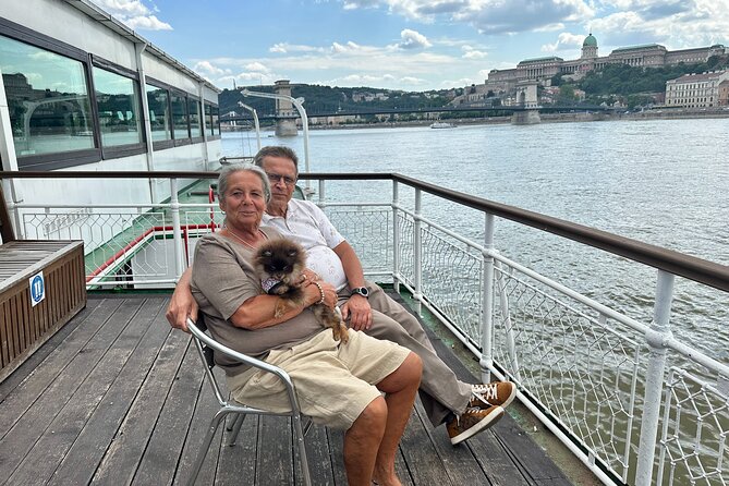 Bottomless Brunch and Cruise With Prosecco in Budapest - Age Requirement and Accessibility
