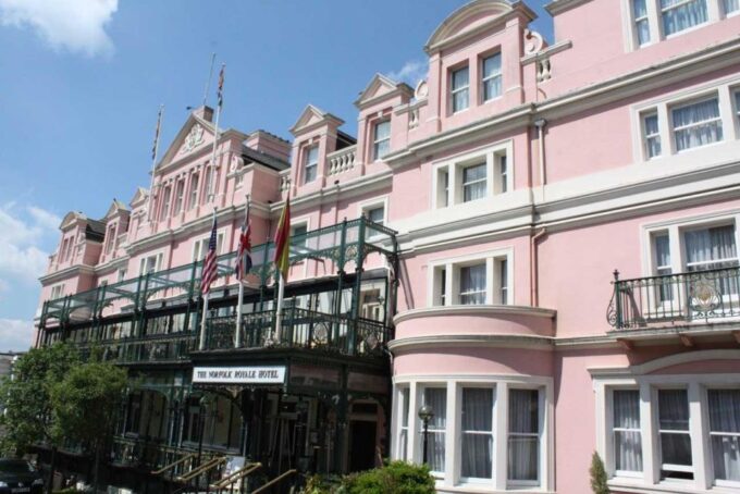 Bournemouth: Quirky Self-Guided Smartphone Heritage Walks - Explore Hidden Gems
