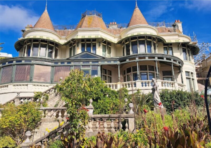 Bournemouth Scavenger Hunt and Sights Self-Guided Tour - Tour Accessibility and Language Options