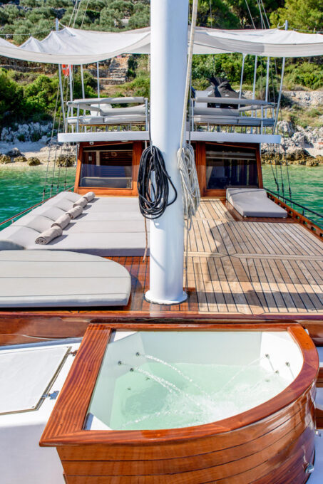 Brac/Hvar/Blue Lagoon - One-Day Excursion by Boat - Getting to the Departure Point
