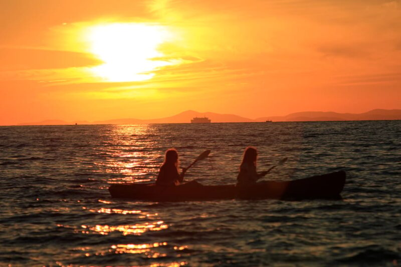 Brac Island: 3-Hour Sunset Kayaking Experience - Meeting Point and Booking