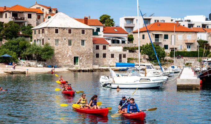Brac Island: Postira to LovrečIna (St. Lovre) Sea Kayaking - Weather and Season