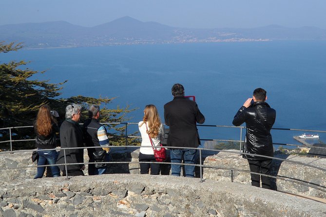 Bracciano: Odescalchi-Orsini Ancient Castle Tour With Lunch - Traditional Italian Meal Experience