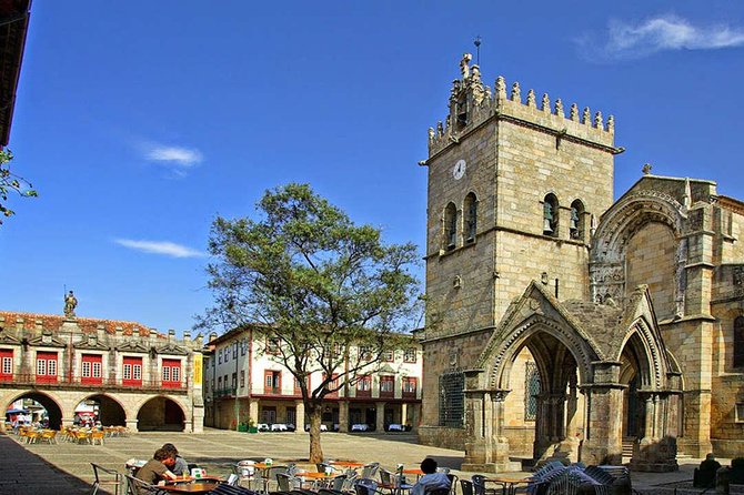 Braga and Guimaraes - All Inclusive From Porto - Knowledgeable Tour Guide