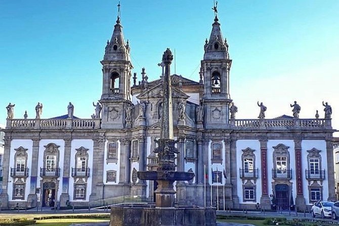 Braga and Guimarães Historical and Cultural Tour From Porto - Highlights of Guimarães