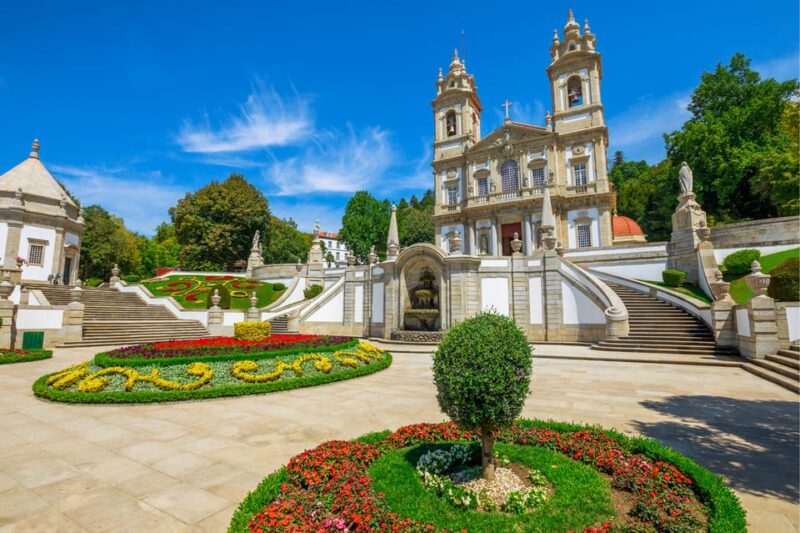 Braga: First Discovery Walk and Reading Walking Tour - Key Points