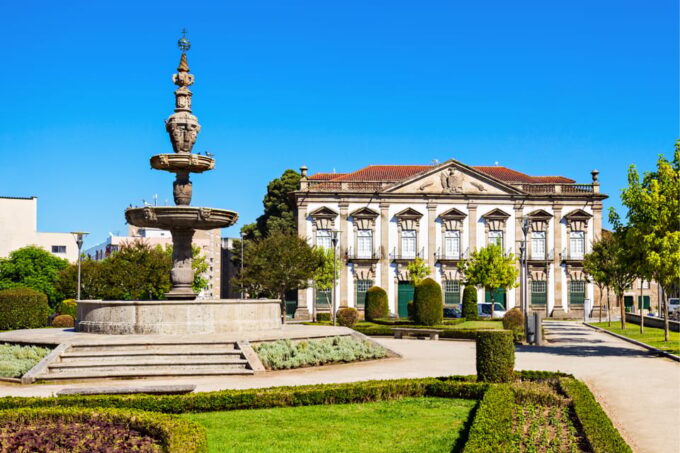 Braga: First Discovery Walk and Reading Walking Tour - Getting to Braga