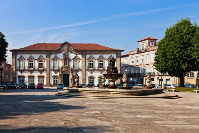 Braga: First Discovery Walk and Reading Walking Tour - Frequently Asked Questions