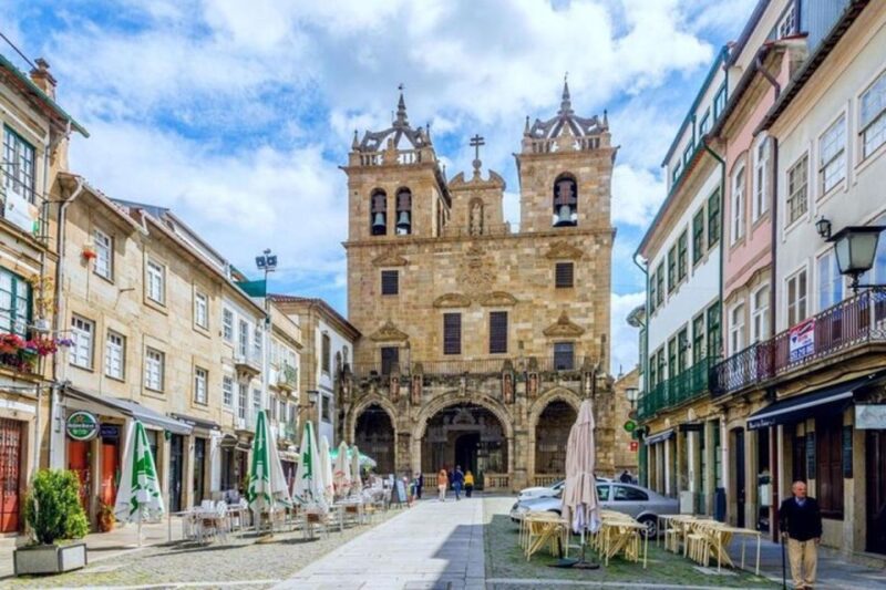 Braga's Festive Lights: A Christmas Journey - Braga Cathedral Guided Tour