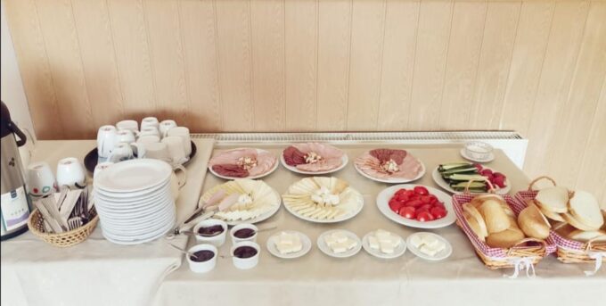 Bran: Rural Tour With Local Food & Accommodation in Șimon - Nature Immersion