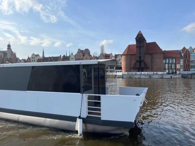Brand New Tiny Water Bus on Motława River in Gdańsk - Meeting Point and Accessibility