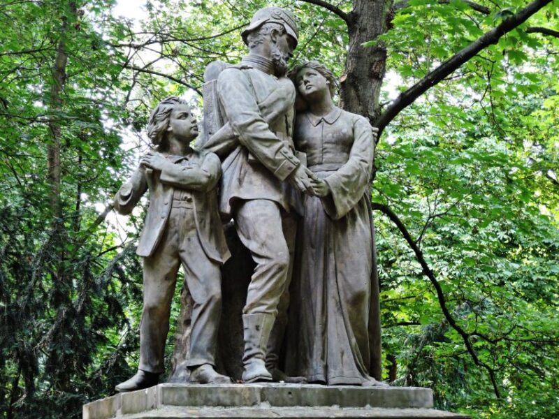 Brandenburg Gate and Berlin Off the Beaten Path Walking Tour - Meeting Point