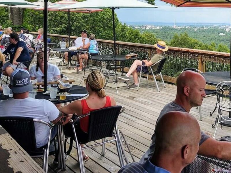 Branson: VIP Wine Tasting and Dinner Tour - Timing and Practicalities