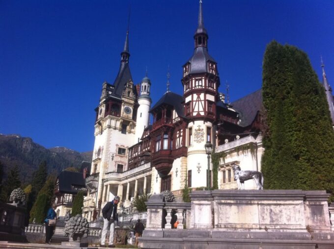 Brasov: Peles Castle, Bran Castle & Rasnov Fortress Day Tour - Bran Castle Guided Tour