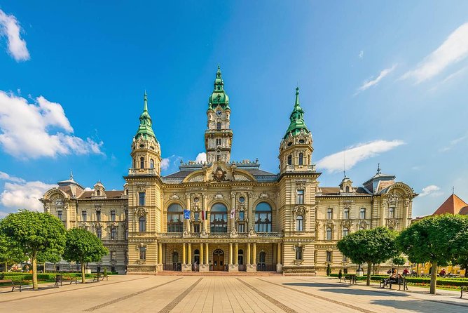 Bratislava-Budapest One-Way Sightseeing Transfer - Sights Along the Way