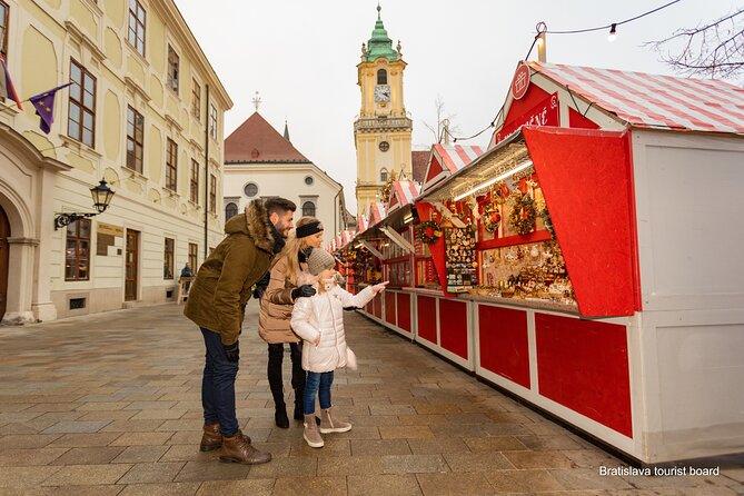 Bratislava Christmas Market Food Tour - Experiencing the Festive Atmosphere