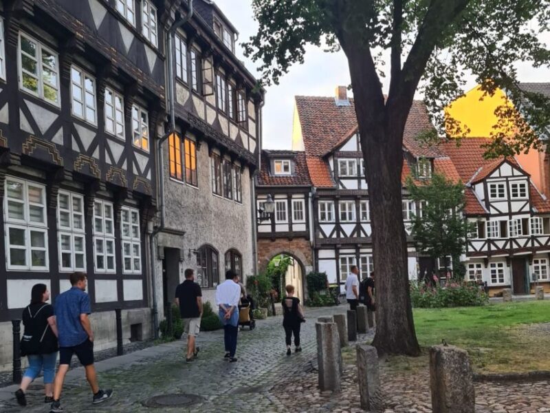 Braunschweig: Guided Walking Tour With Food Tastings - Meeting Point and Logistics