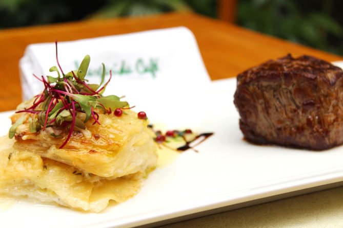 Brazilian Diner, Live Music and One Caipirinha by PARATY TOURS - Key Points