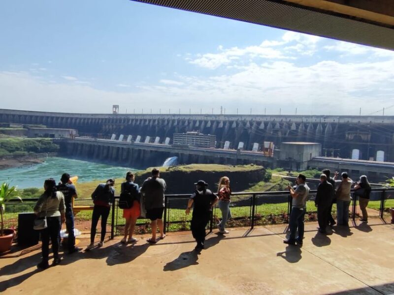 Brazilian Falls, Bird Park and Itaipu Dam - Bird Park Experience