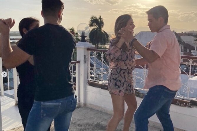 Breathtaking Rooftop Salsa Lesson and Choreography in Panama City - Meeting Point and Location
