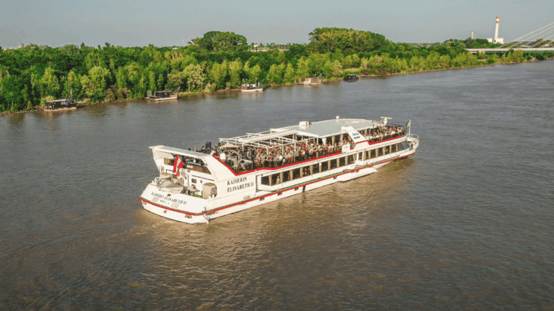 Bregenz: Houseboat - Pricing and Reservations