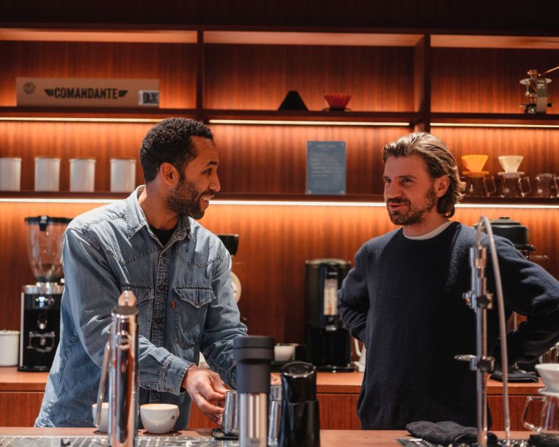 Bremen: Coffee & Latte Art Workshop at Johann Jacobs Haus - Instructor Interaction