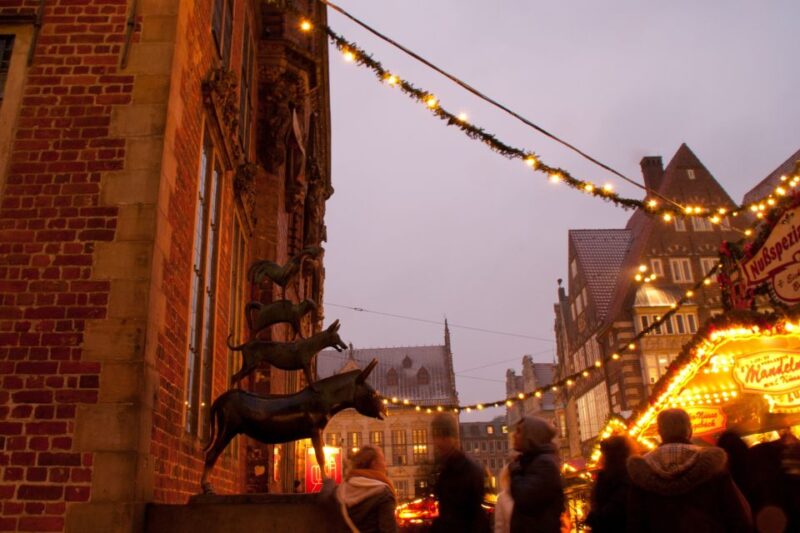 Bremen: Fairy Tale Christmas Guided Walking Tour in English - Mulled Wine and Chocolate Treats