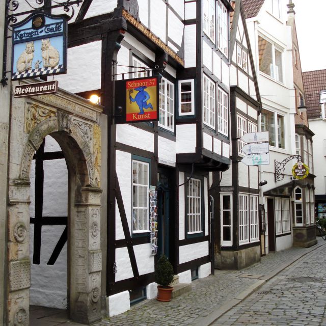 Bremen: Old Town 2-Hour Tour With Costumed Performer - Highlights of the Tour