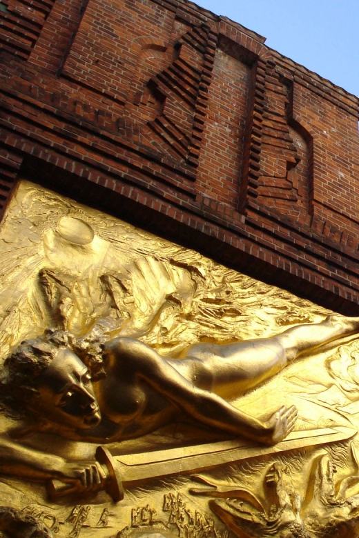 Bremen: Old Town 2-Hour Tour With Costumed Performer - Frequently Asked Questions