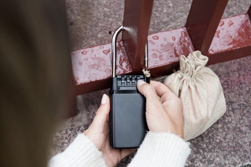 Bremen: Outdoor Escape Game in the Old Town - Key Points