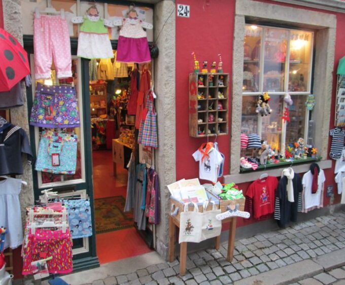 Bremen: Walking Tour of Historic Schnoor District - Discovering Bremens Medieval Heritage