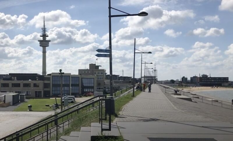 Bremerhaven: Sailors Yarn, Legends and Sea Walking Tour - Experience Highlights
