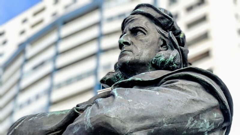 Bremerhaven: Weser Promenade Self-guided Discovery Walk - Historical Highlights and Legends